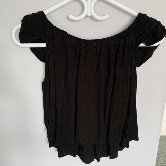 Black Off-The-Shoulder Top - Picture 2 of 2